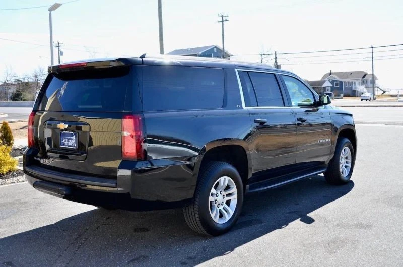 2017 Chevrolet Suburban 11th Gen - Image 10 of 12