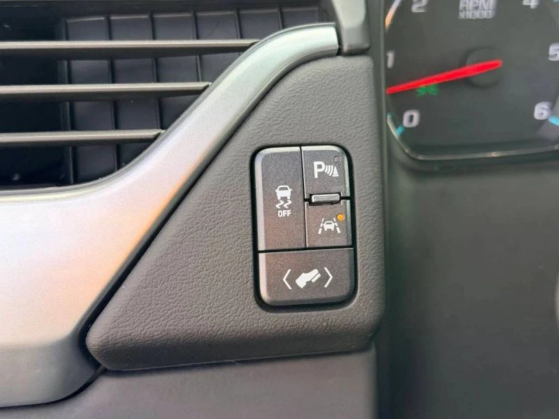2017 Chevrolet Suburban 11th Gen - Image 3 of 12