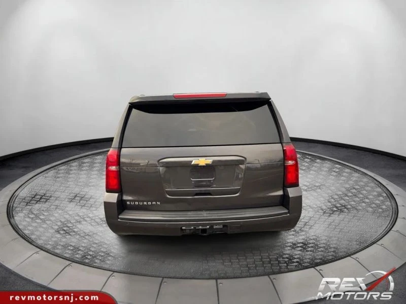2017 Chevrolet Suburban 11th Gen - Image 4 of 12