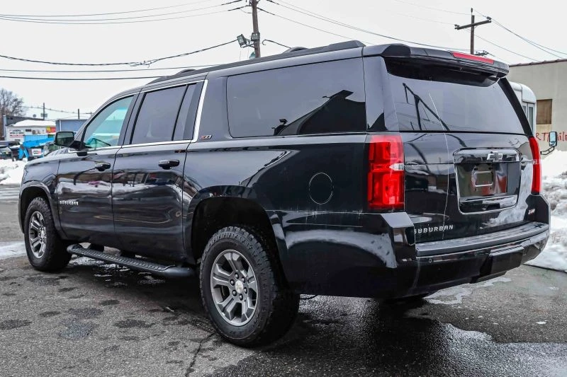 2017 Chevrolet Suburban 12th Gen - Image 4 of 12