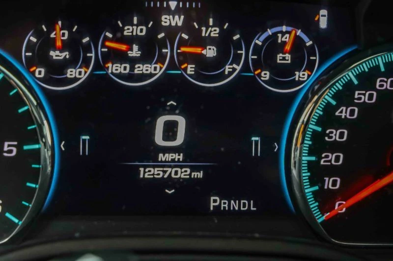 2017 Chevrolet Suburban 12th Gen - Image 8 of 12