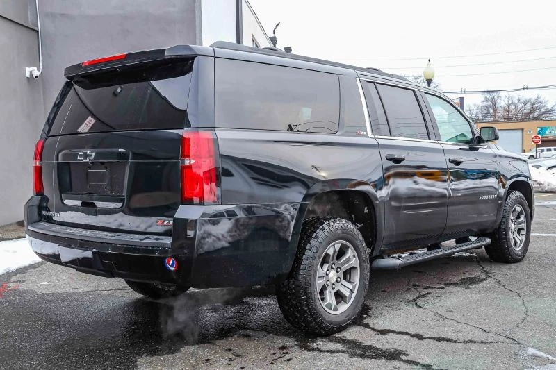 2017 Chevrolet Suburban 12th Gen - Image 6 of 12