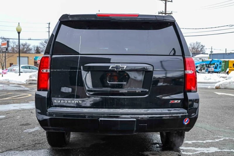 2017 Chevrolet Suburban 12th Gen - Image 5 of 12