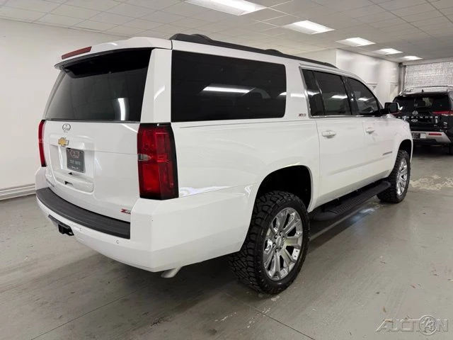 2017 Chevrolet Suburban 11th Gen - Image 6 of 12