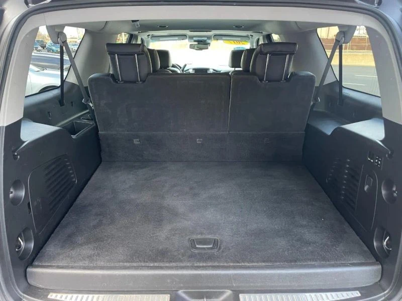 2017 Chevrolet Suburban 11th Gen - Image 11 of 12