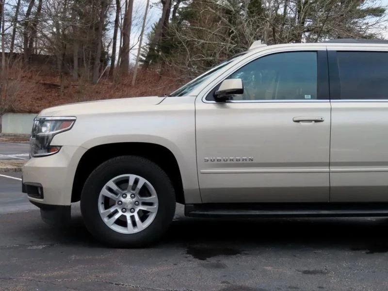 2017 Chevrolet Suburban 11th Gen - Image 8 of 12