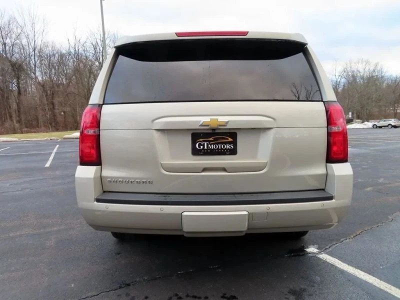 2017 Chevrolet Suburban 11th Gen - Image 11 of 12