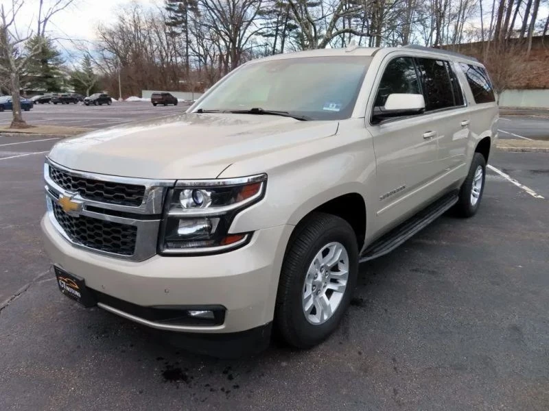 2017 Chevrolet Suburban 11th Gen - Image 4 of 12