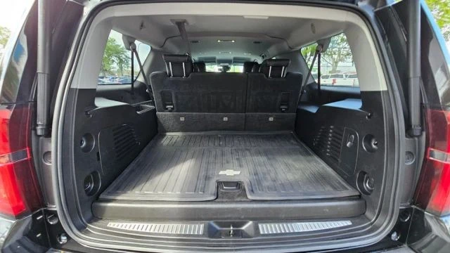 2017 Chevrolet Suburban 11th Gen - Image 7 of 21