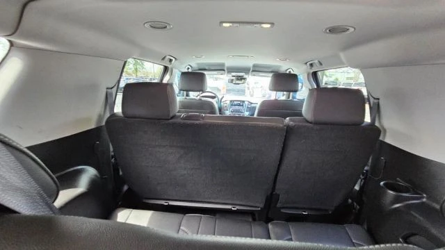 2017 Chevrolet Suburban 11th Gen - Image 11 of 21