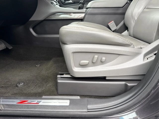 2017 Chevrolet Suburban 12th Gen - Image 19 of 21