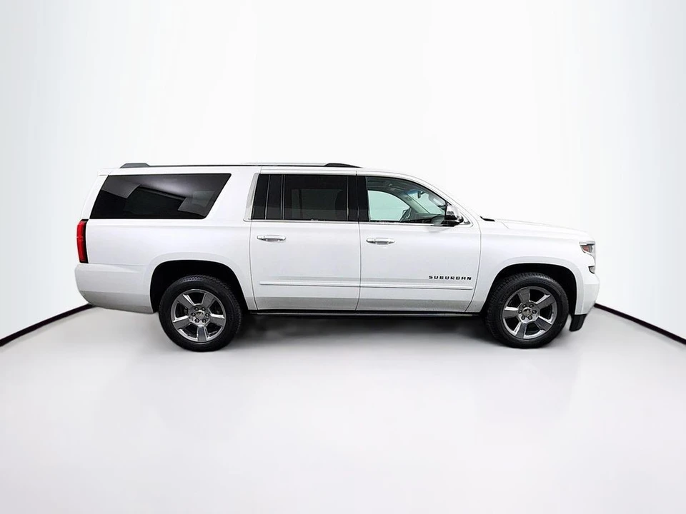 2017 Chevrolet Suburban 11th Gen - Image 8 of 21