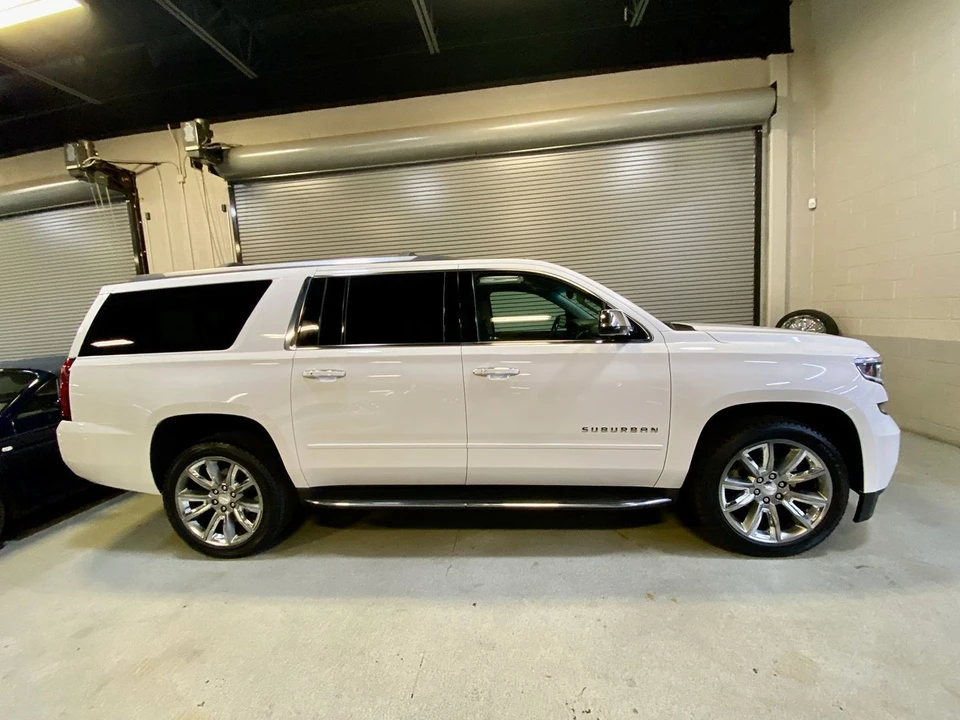 2017 Chevrolet Suburban 11th Gen - Image 4 of 21