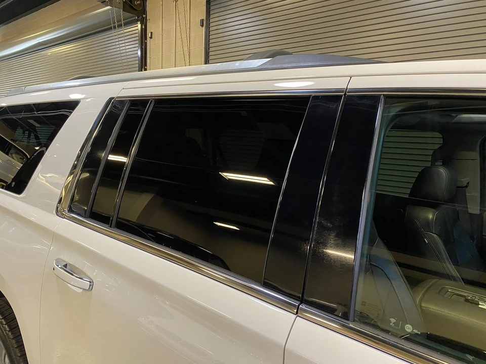 2017 Chevrolet Suburban 11th Gen - Image 6 of 21