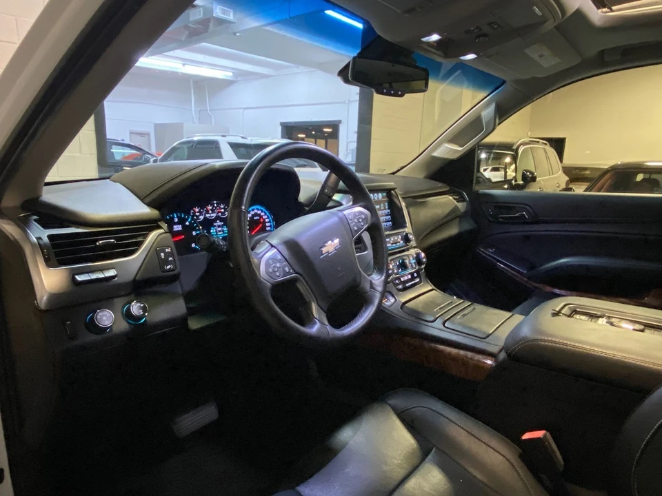 2017 Chevrolet Suburban 11th Gen - Image 19 of 21
