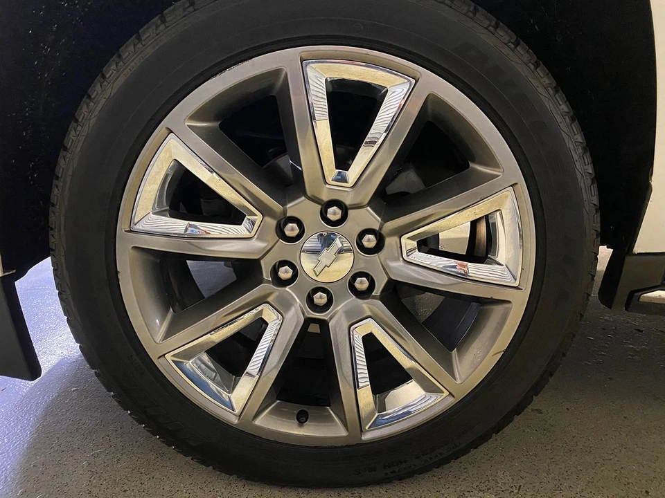 2017 Chevrolet Suburban 12th Gen - Image 11 of 21