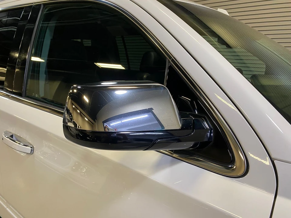 2017 Chevrolet Suburban 12th Gen - Image 5 of 21