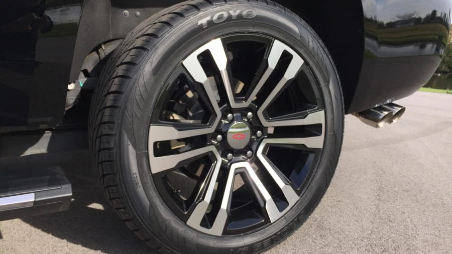 2017 Chevrolet Tahoe 4th Gen - Image 8 of 12