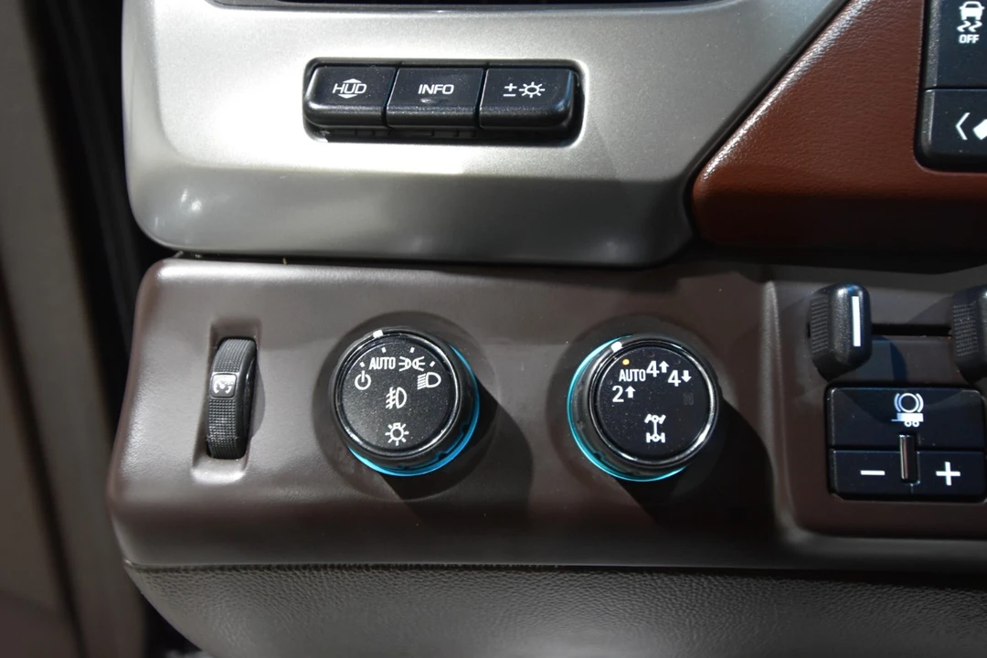2017 Chevrolet Tahoe 4th Gen - Image 17 of 21