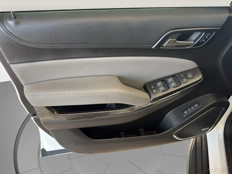 2017 Chevrolet Tahoe 4th Gen - Image 13 of 21
