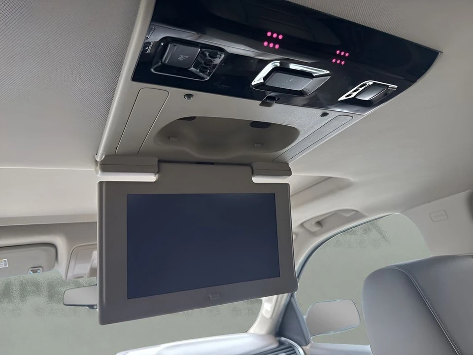 2017 Chevrolet Tahoe 4th Gen - Image 16 of 21