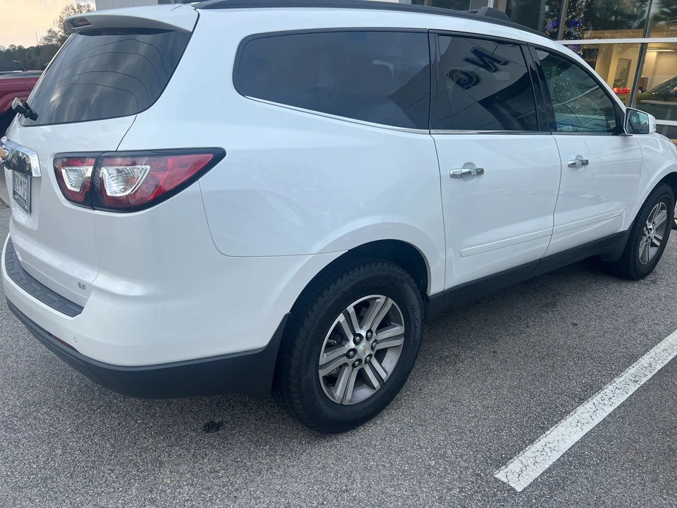 2017 Chevrolet Traverse - Image 5 of 10