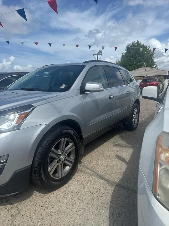 2017 Chevrolet Traverse - Image 2 of 9