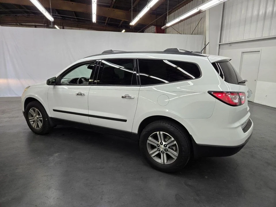 2017 Chevrolet Traverse - Image 2 of 21