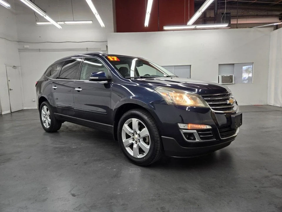 2017 Chevrolet Traverse - Image 2 of 21