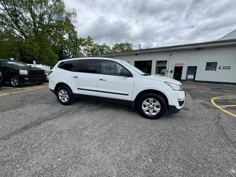 2017 Chevrolet Traverse - Image 9 of 12