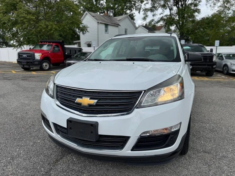 2017 Chevrolet Traverse - Image 2 of 12