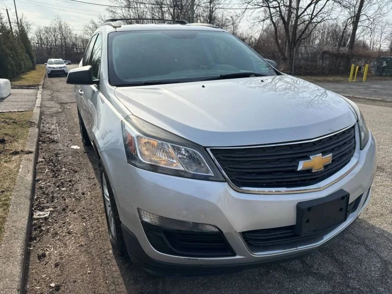 2017 Chevrolet Traverse - Image 8 of 12