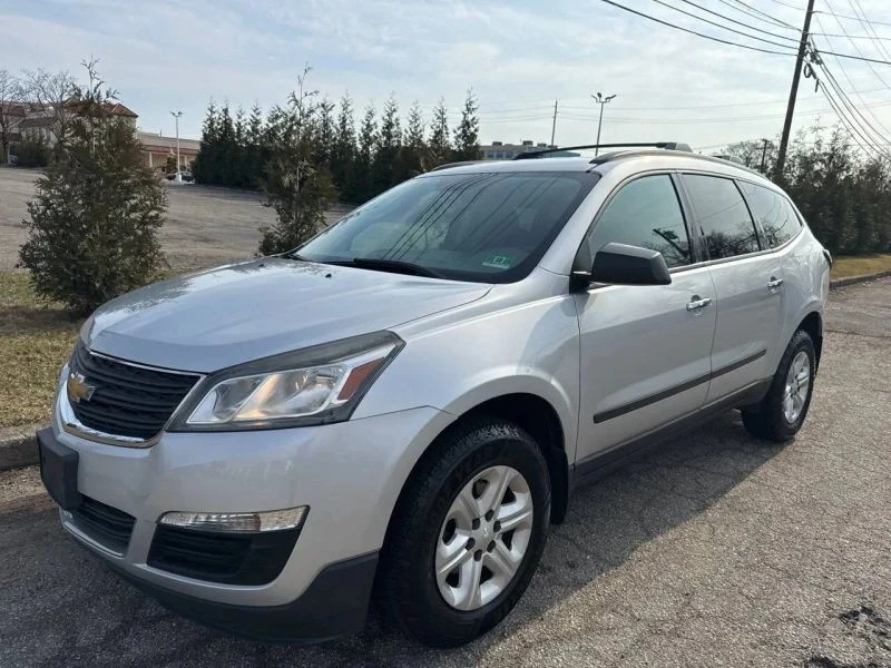 2017 Chevrolet Traverse - Image 2 of 12
