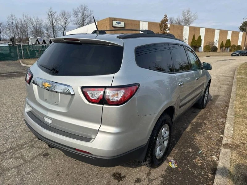 2017 Chevrolet Traverse - Image 5 of 12
