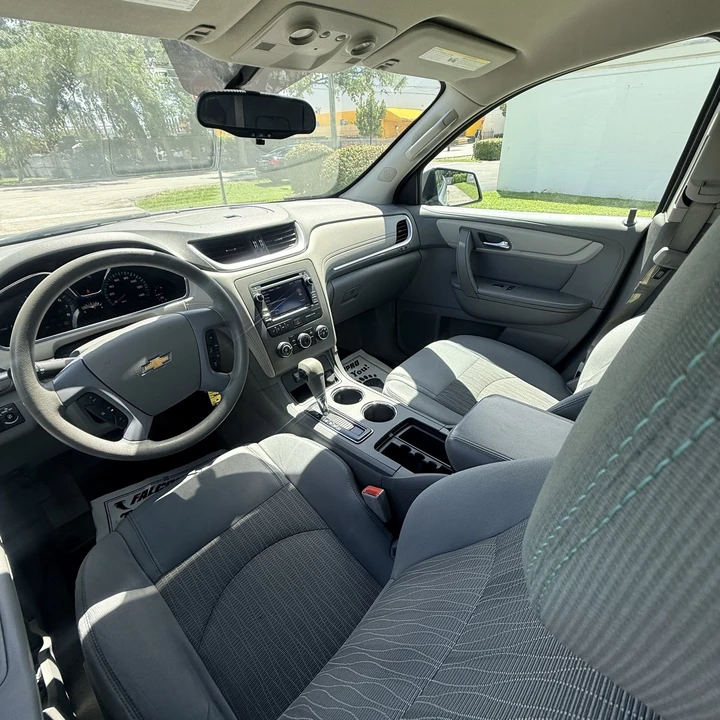 2017 Chevrolet Traverse - Image 8 of 15