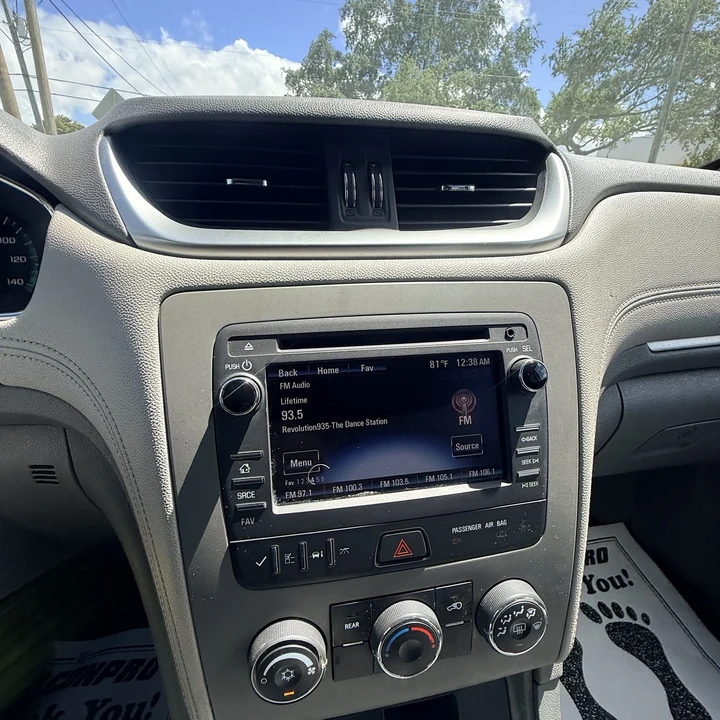 2017 Chevrolet Traverse - Image 12 of 15