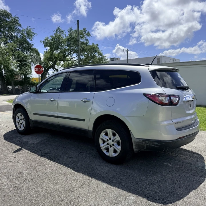 2017 Chevrolet Traverse - Image 4 of 15