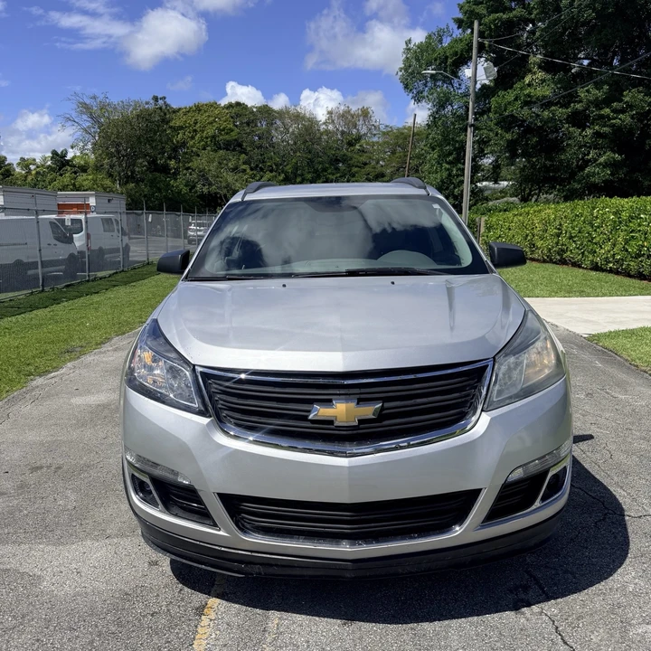 2017 Chevrolet Traverse - Image 2 of 15