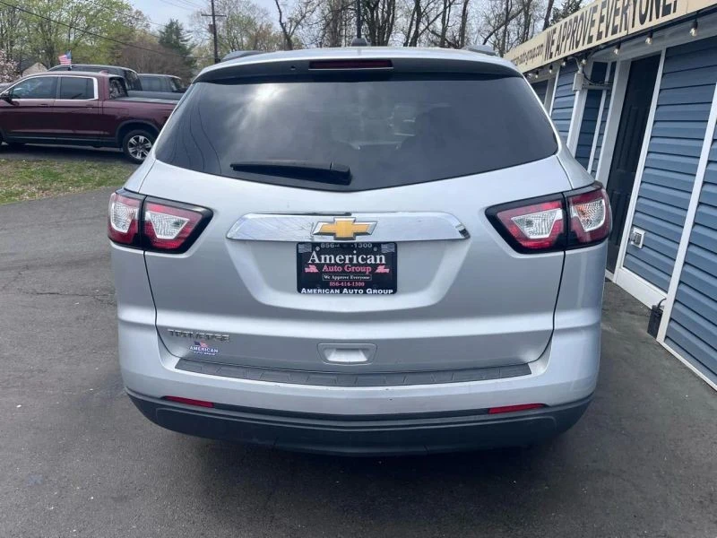 2017 Chevrolet Traverse - Image 5 of 12