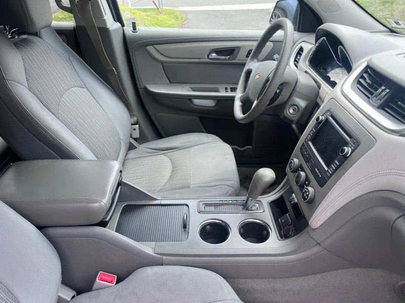 2017 Chevrolet Traverse - Image 9 of 12