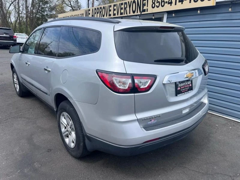 2017 Chevrolet Traverse - Image 4 of 12