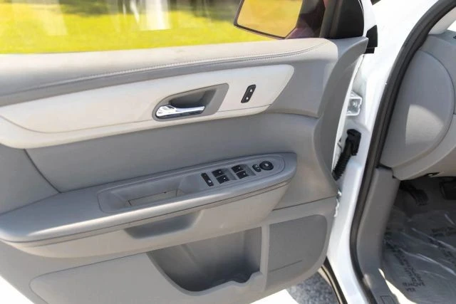 2017 Chevrolet Traverse - Image 7 of 21
