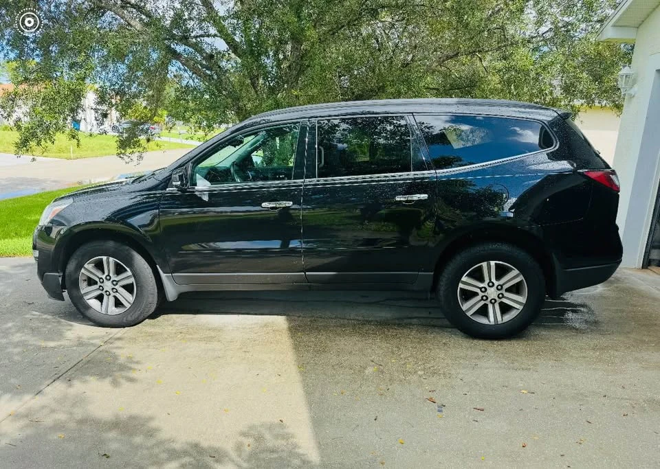 2017 Chevrolet Traverse - Image 2 of 9