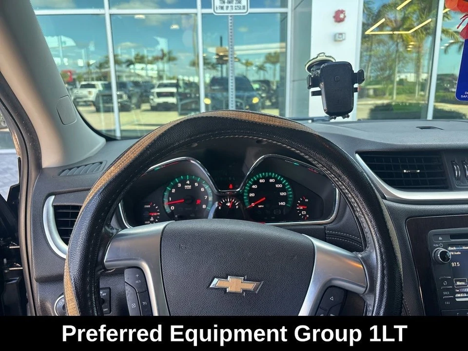 2017 Chevrolet Traverse - Image 6 of 7