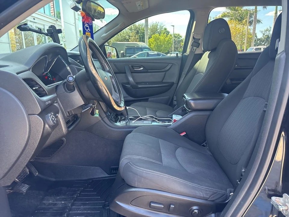 2017 Chevrolet Traverse - Image 4 of 7