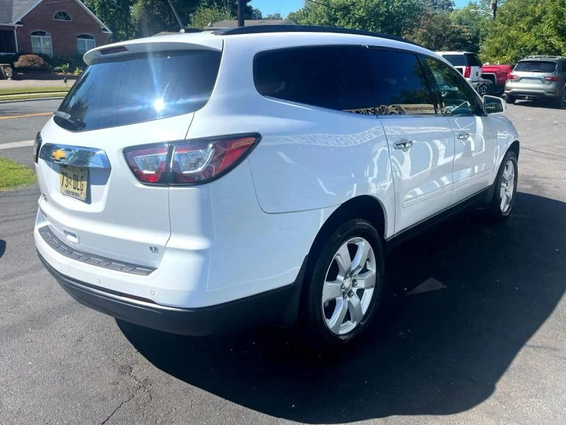 2017 Chevrolet Traverse - Image 6 of 12