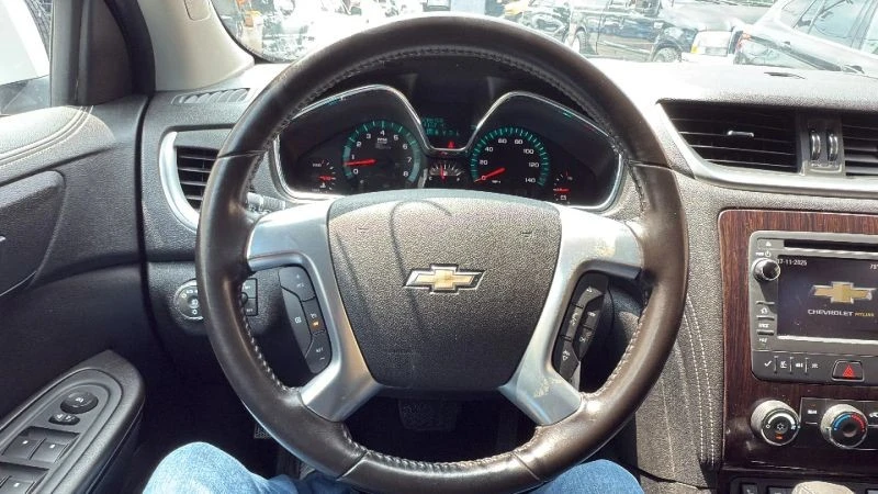 2017 Chevrolet Traverse - Image 10 of 12