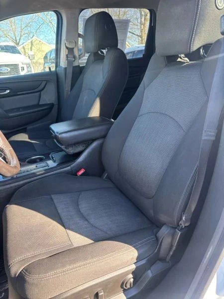 2017 Chevrolet Traverse - Image 10 of 12