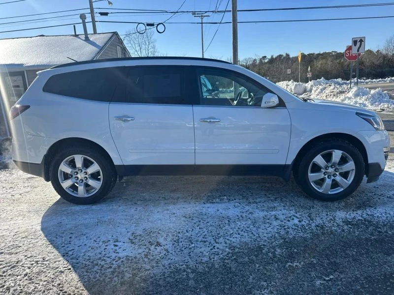 2017 Chevrolet Traverse - Image 6 of 12