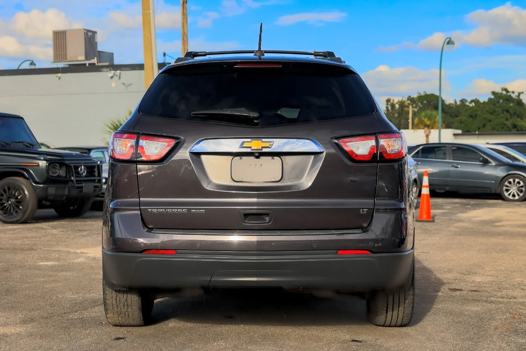 2017 Chevrolet Traverse - Image 7 of 12